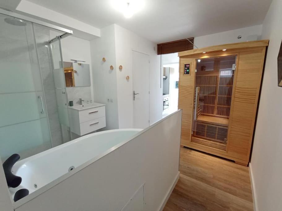 Sejour Sauna Et Jacuzzi Cocon La Roche-sur-Yon Ngoại thất bức ảnh